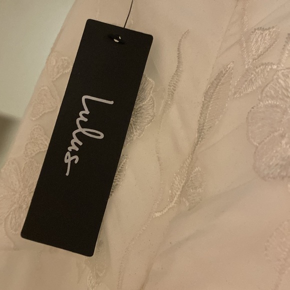 Lulus white flower dress! - Picture 4 of 5